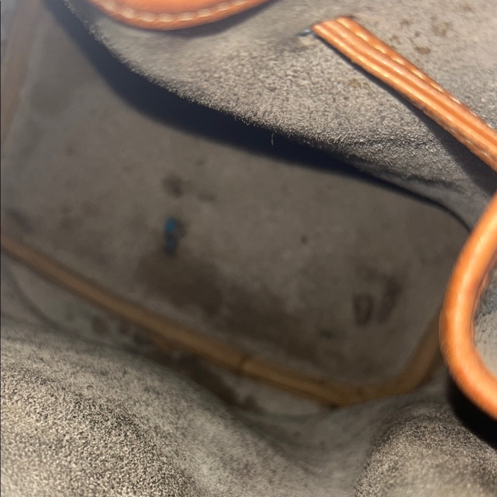 Vintage Dooney & Bourke Taupe-y Gray and Shoulder Bag - Picture 10 of 13